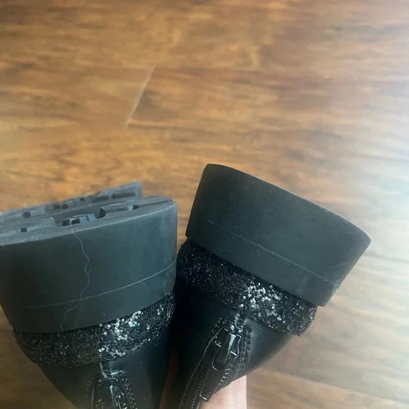 Steve Madden Black Chelsea Booties w Glitter- NWT girls size 5 - Picture 11 of 12